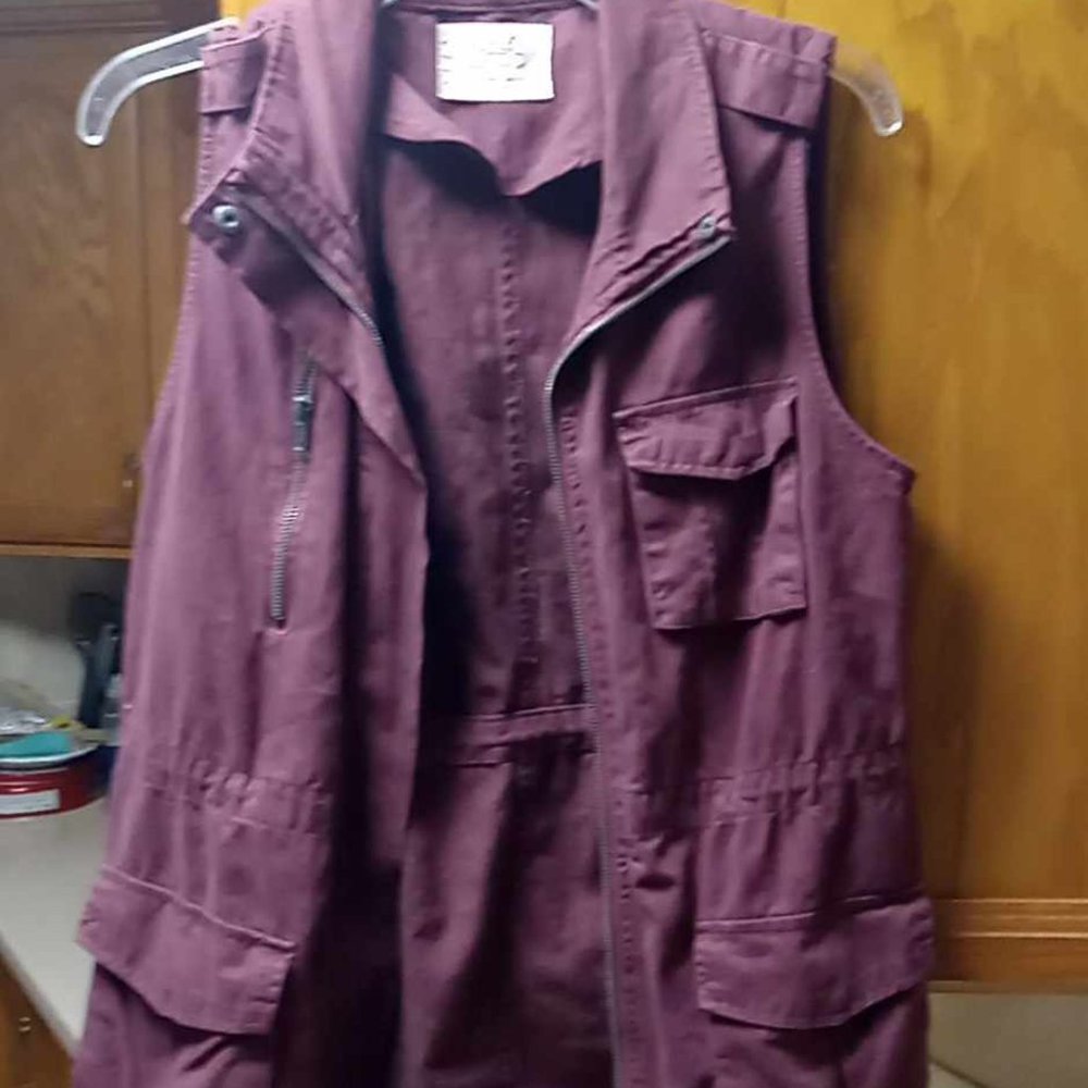 ASHLEY  BY 26  INTRNATIONAL VEST WOMENS SIZE S